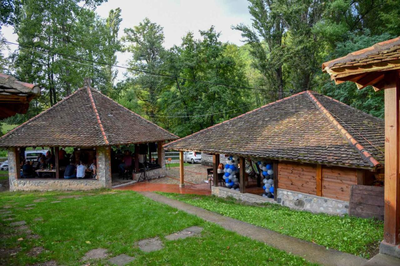 ヴァリェヴォPoljoprivredno Turisticko Domacinstvo Deguricアパートメント エクステリア 写真